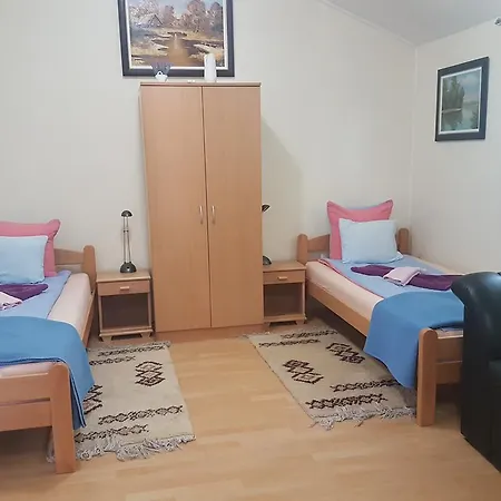 Rose ゲストハウス Smederevska Palanka